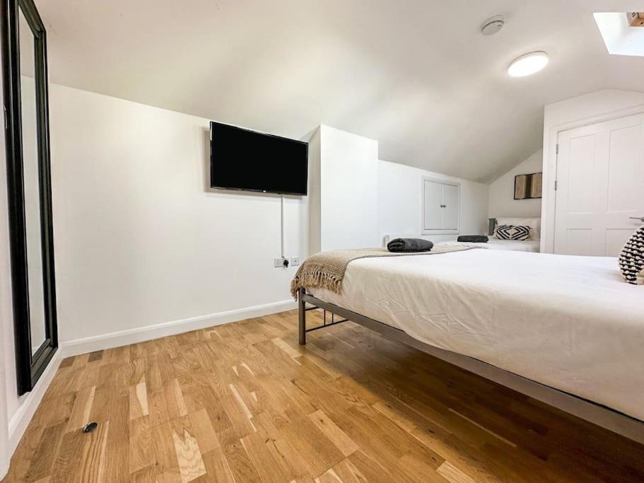 Newly Refurbished Luxury 3 Bedroom Apartment Londyn Zewnętrze zdjęcie