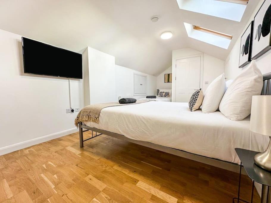 Newly Refurbished Luxury 3 Bedroom Apartment Londyn Zewnętrze zdjęcie