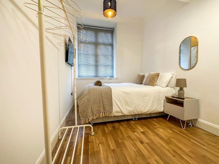 Newly Refurbished Luxury 3 Bedroom Apartment Londyn Zewnętrze zdjęcie